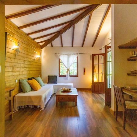 Gites Atemoya. Petit Bas Vent Fort Royal. Deshaies Ngoại thất bức ảnh