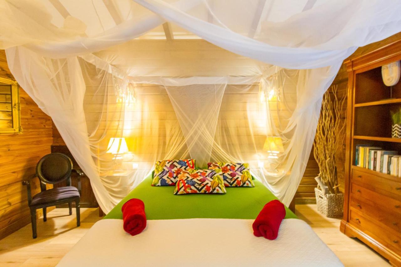 Gites Atemoya. Petit Bas Vent Fort Royal. Deshaies Ngoại thất bức ảnh