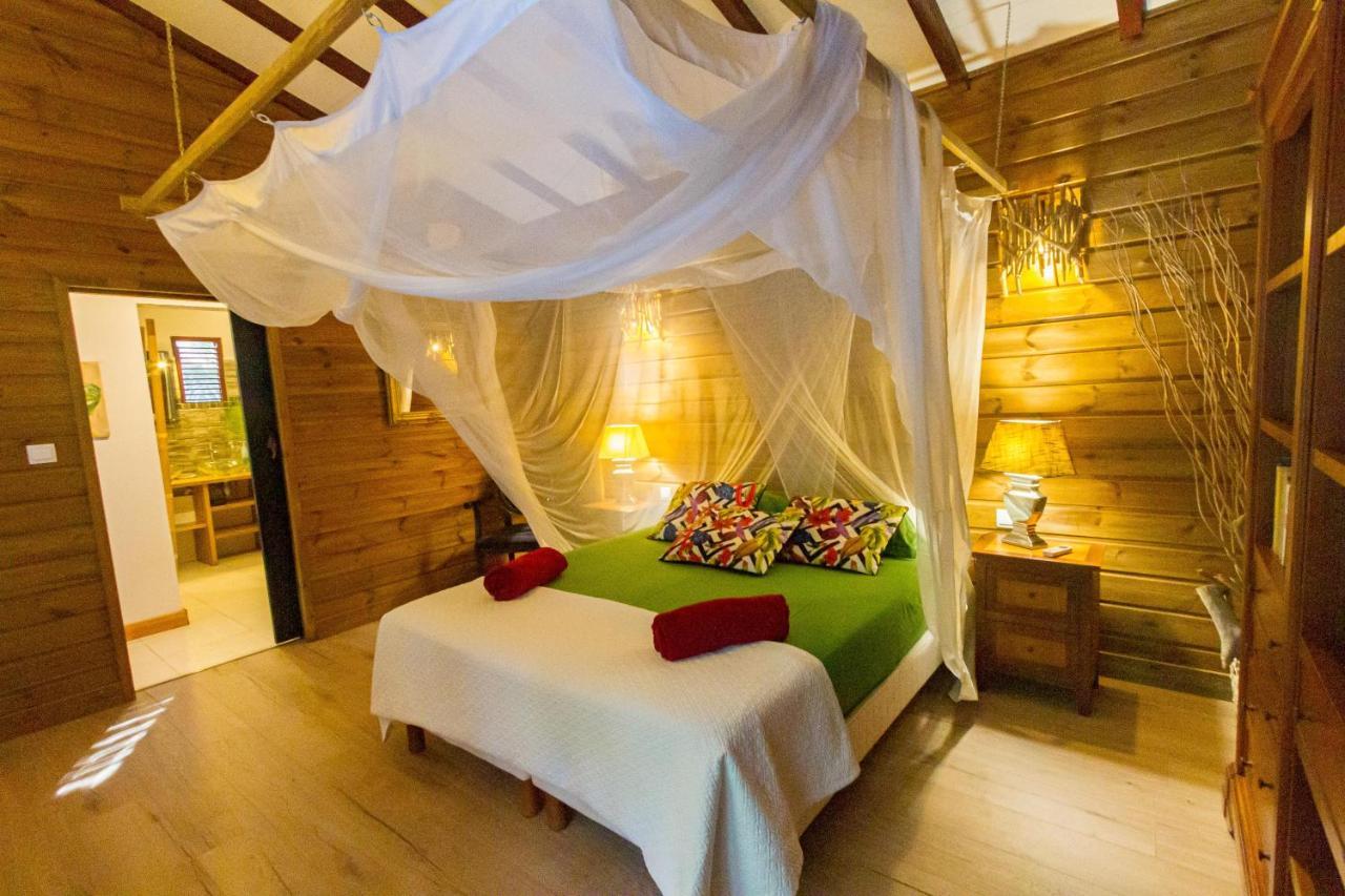 Gites Atemoya. Petit Bas Vent Fort Royal. Deshaies Ngoại thất bức ảnh