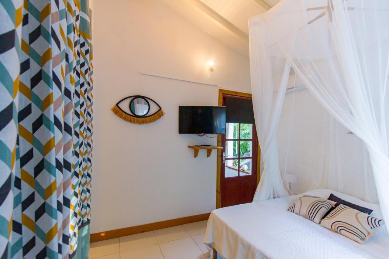 Gites Atemoya. Petit Bas Vent Fort Royal. Deshaies Ngoại thất bức ảnh