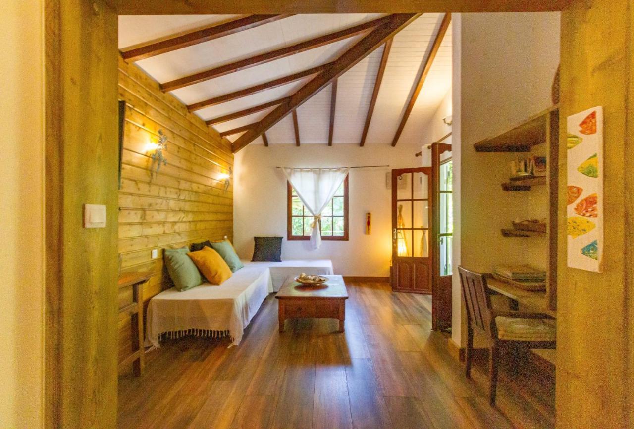 Gites Atemoya. Petit Bas Vent Fort Royal. Deshaies Ngoại thất bức ảnh
