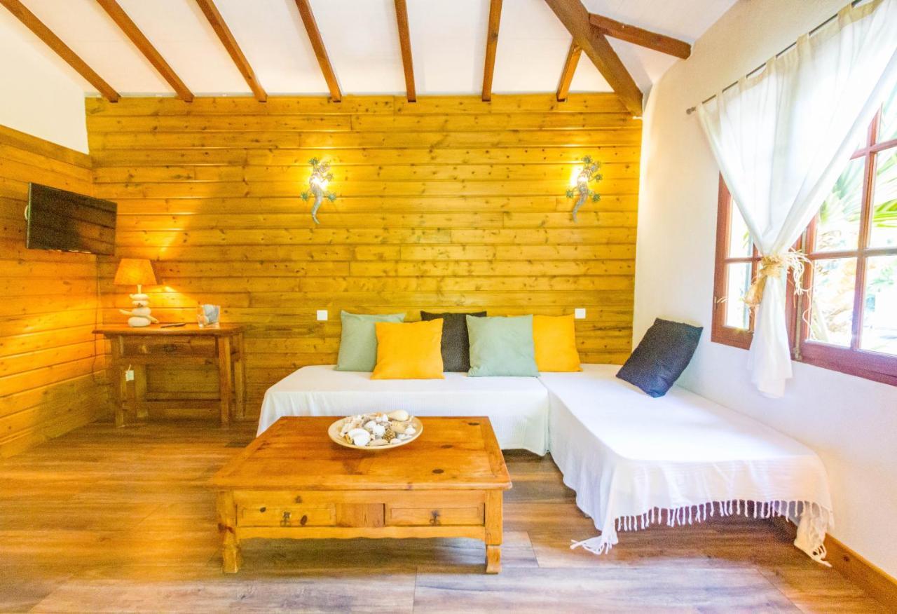 Gites Atemoya. Petit Bas Vent Fort Royal. Deshaies Ngoại thất bức ảnh